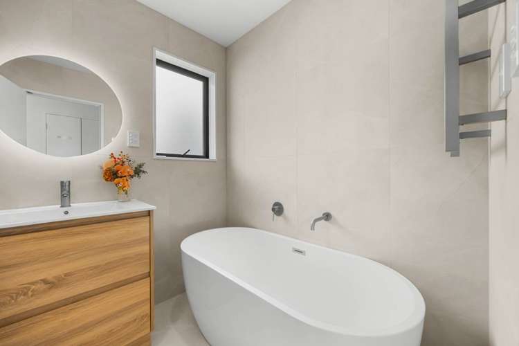 51, 53, 55 Whiteywood Street Westgate_11