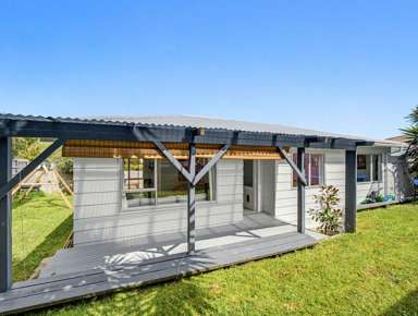 2/11 Longreach Drive_2