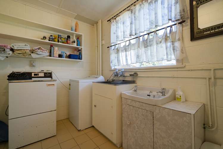 7 Marine Parade Cooks Beach_15