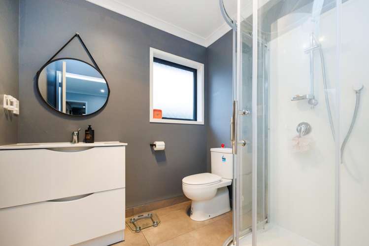 8 Butler Place Fitzherbert_15