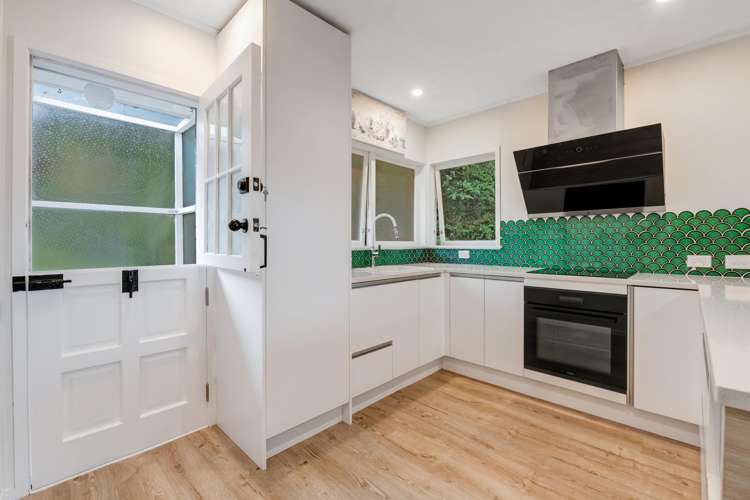 2/10 Nea Place Hillcrest_5