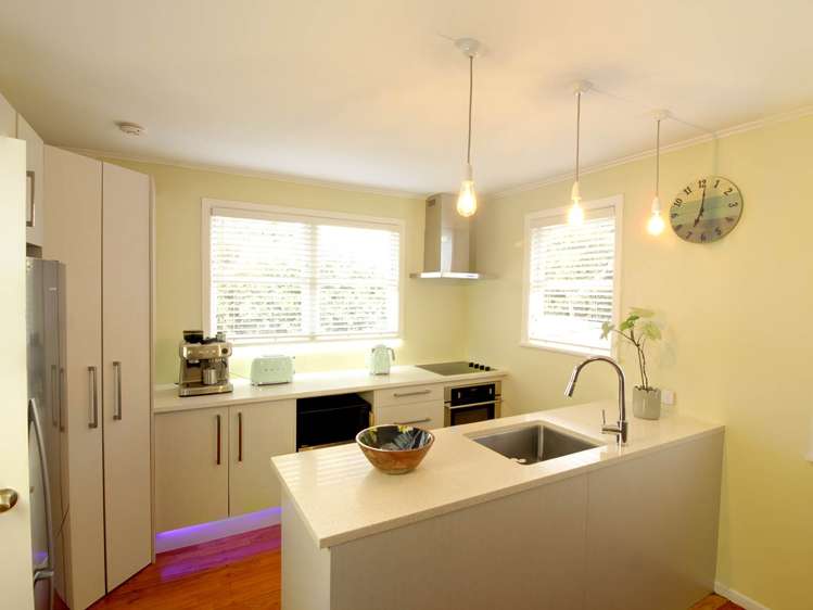 18 Tracey Terrace Te Atatu South_6