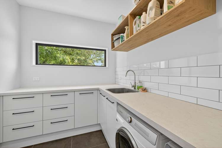 32 Carnaveron Drive Lincoln_18