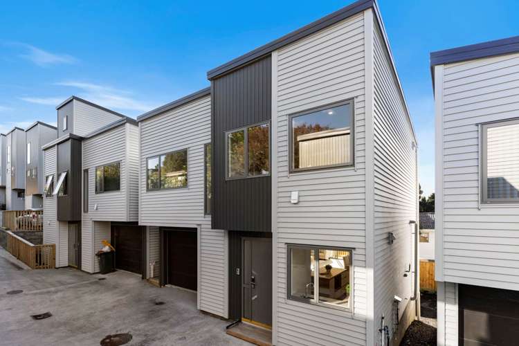 6/11 Celeste Place Totara Vale_18