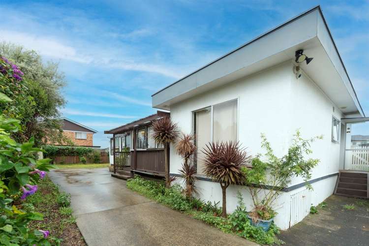 2/9A Cambourne Road Papatoetoe_1