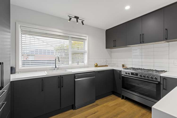 384 Yaldhurst Road Russley_1