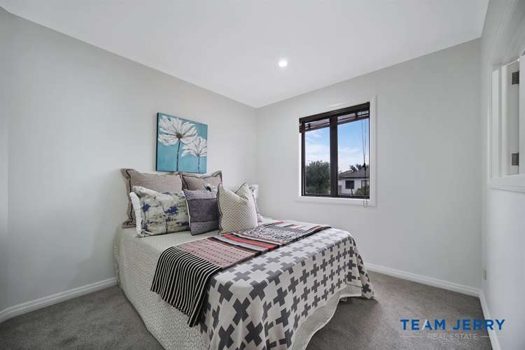 27 Bridgefield Crescent Flat Bush_14