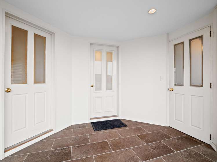 4 Netherby Lane Shirley_2