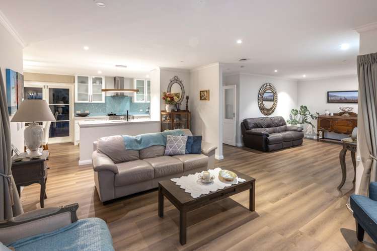 89 Roberts Road Matakatia_5