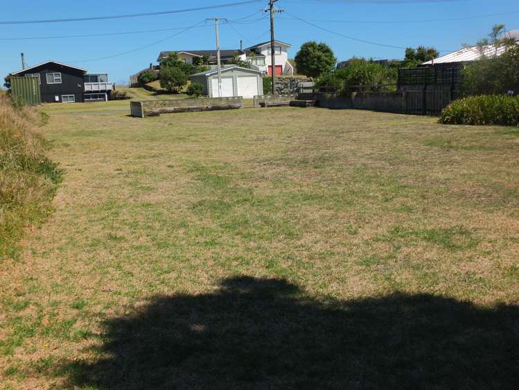 33 Marine Parade Foxton Beach_20