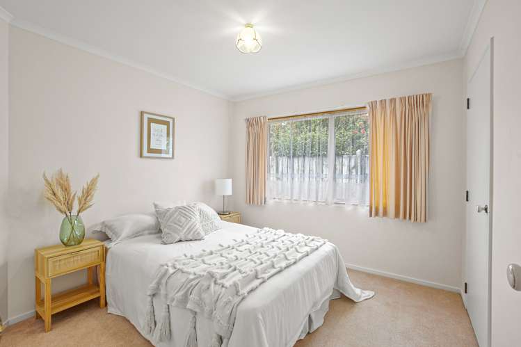 7 Kinross Drive Merrilands_14