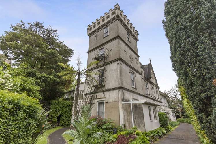 11 Castle Drive Epsom_4