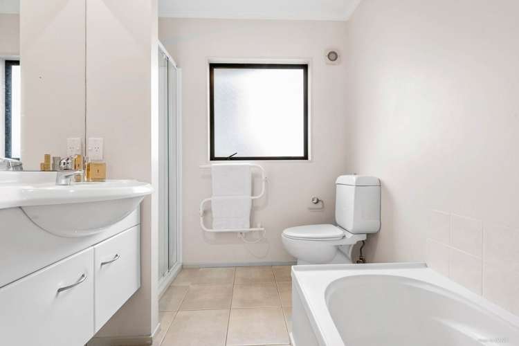 1/27 Roanoke Way Albany_9