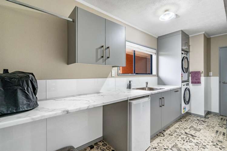 243 Main Street Mataura_17