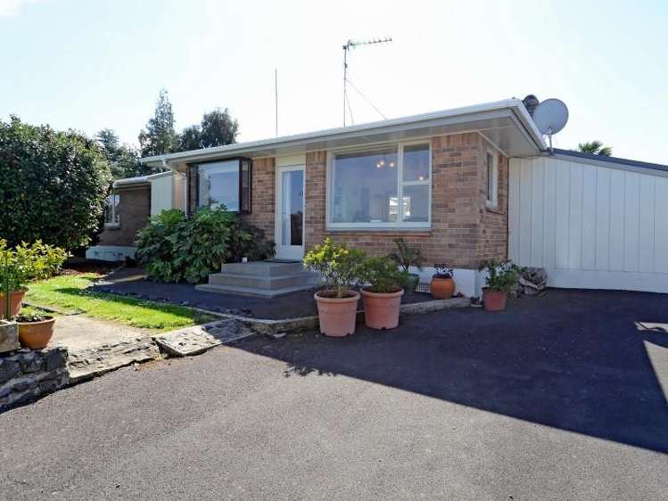 100 Dinsdale Road Dinsdale_0