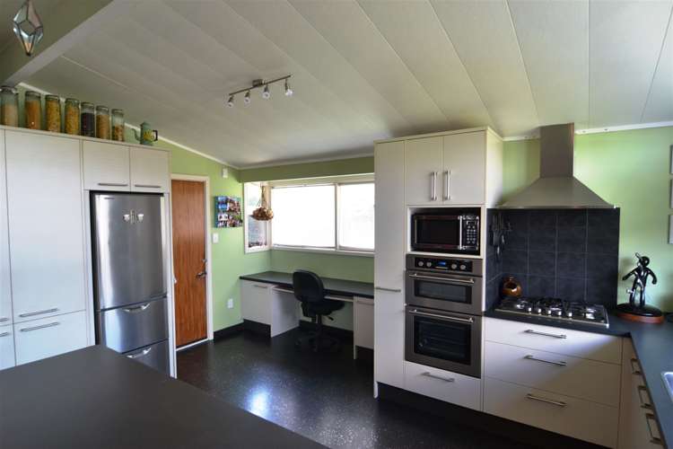 76 Racecourse Road Sockburn_3