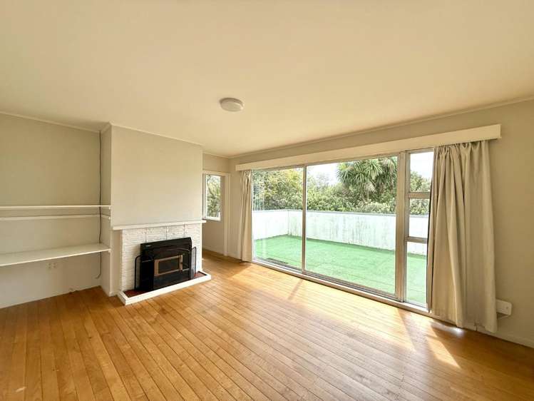 26 Tiroroa Avenue Te Atatu South_1