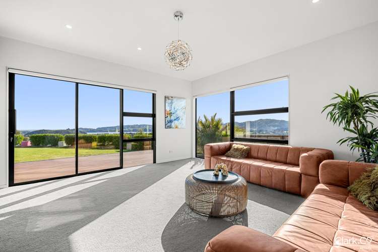 131 Endeavour Drive Whitby_8