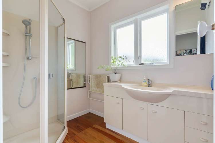 105 The Drive Epsom_10