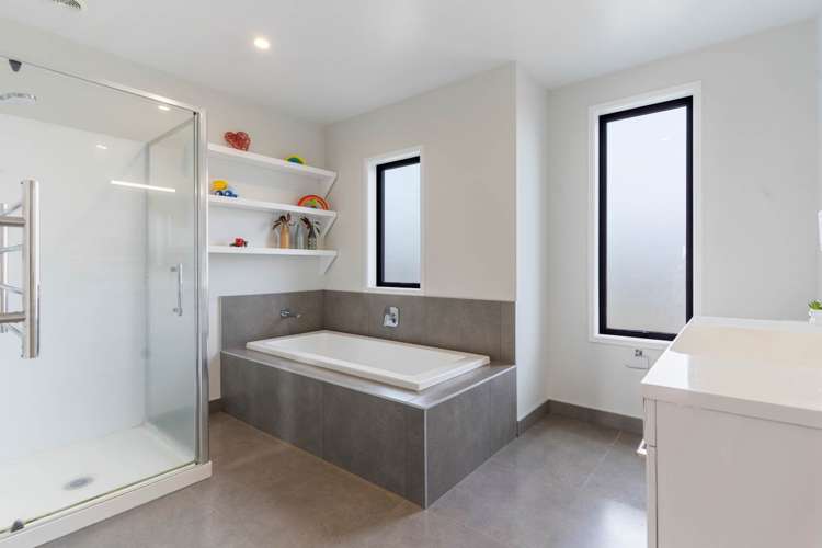 178 Seventh View Avenue Beachlands_11