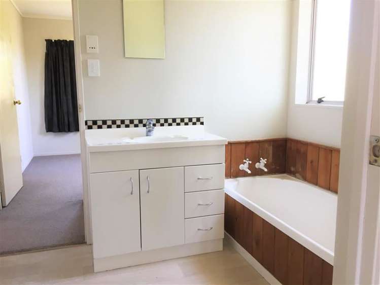 240b Te Atatu Road Te Atatu South_5