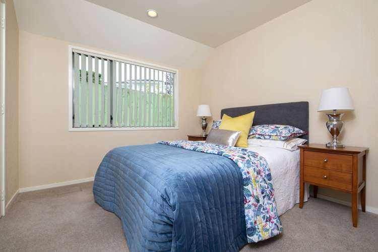 2/10 Burford Place Mellons Bay_16