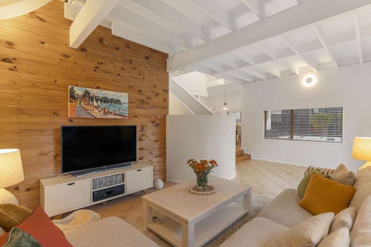 490B Beach Road Murrays Bay_5