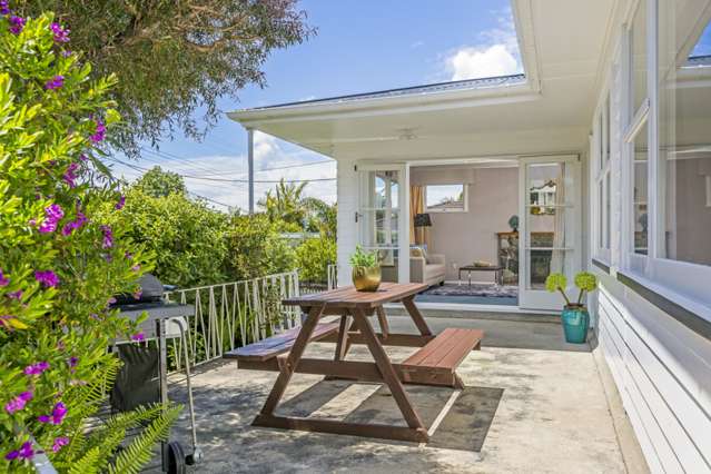 5 Rewarewa Road Te Atatu Peninsula_1