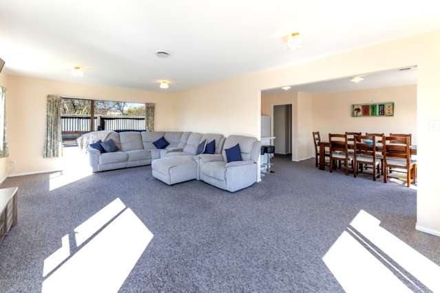 166a Breezes Road Aranui_1