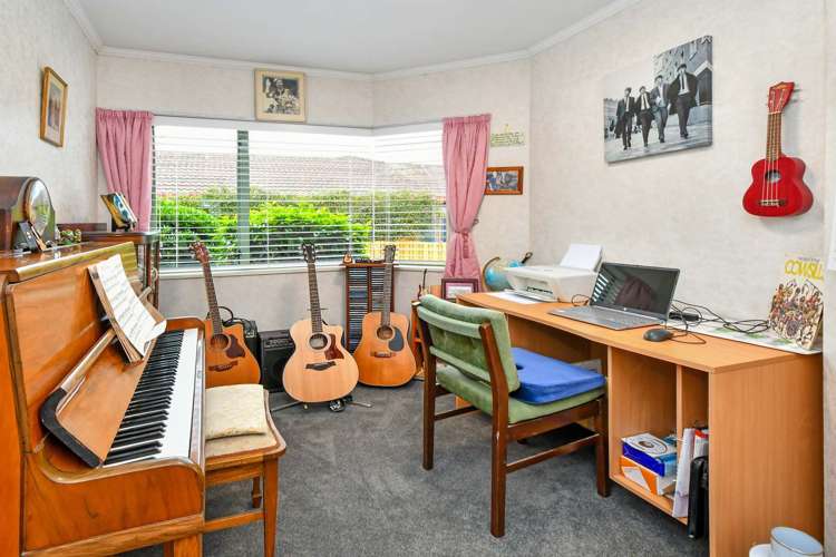 103 Rushgreen Avenue Pahurehure_15