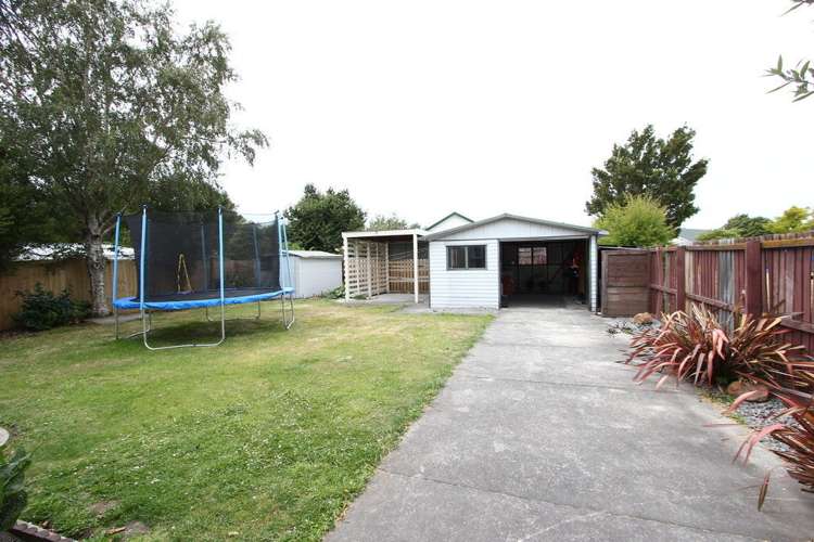 60 Oakley Crescent Hornby_8