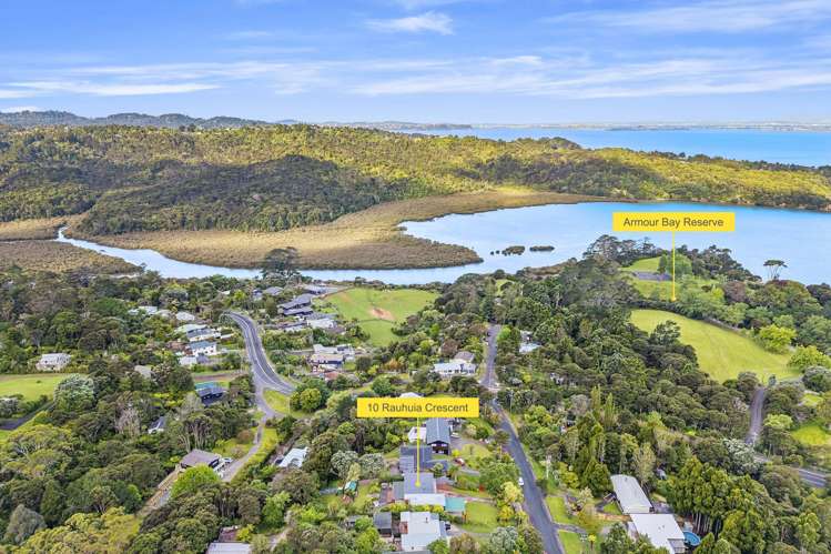 10 Rauhuia Crescent Parau_31