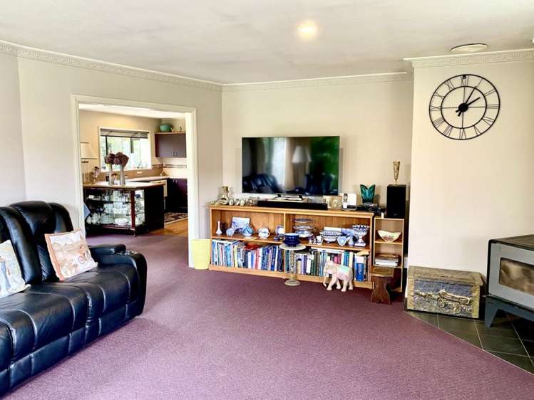 22 Pages Road Allenton_12