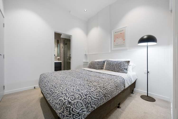 2/8 Vinegar Lane Grey Lynn_9