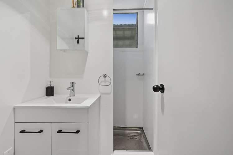 1354 Toko Mouth Rd Milton_12