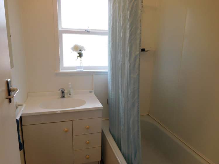 2/16 Margaret Place Milford_11