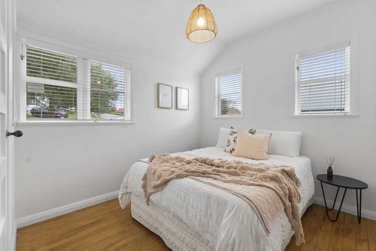 27 Bledisloe Terrace Hamilton East_12