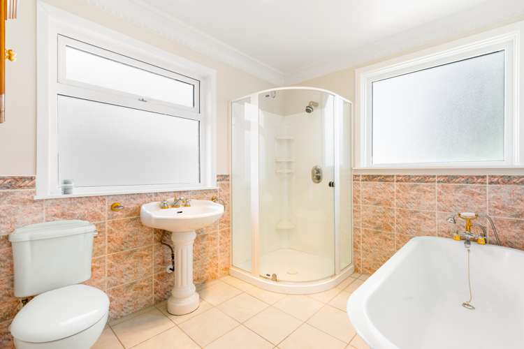 13 Kyle Road Greenhithe_12