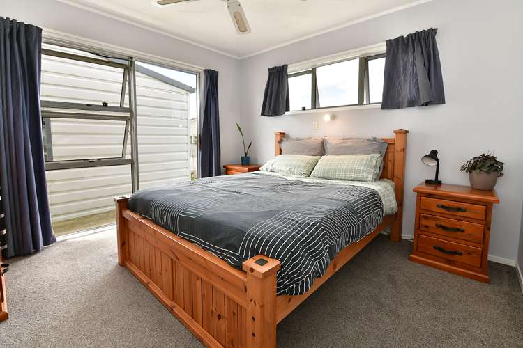 4b Parakai Avenue Parakai_10