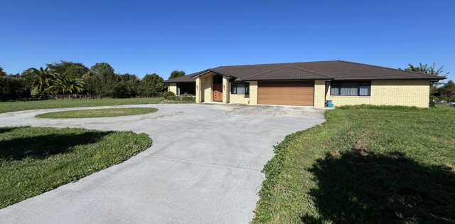 Family home in Ashpenleigh Drive