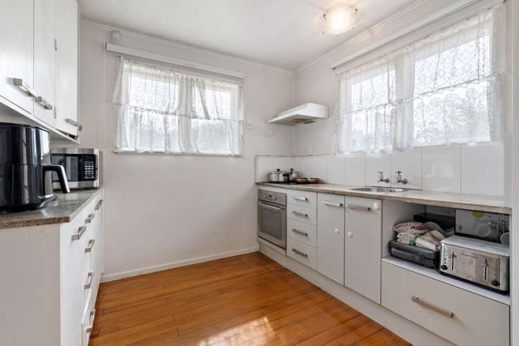 1 Tamariki Avenue Kelston_13