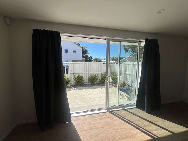 8/24 Dampier Street Woolston_9