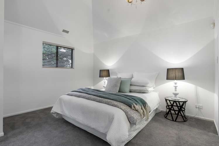 2/184 Norman Lesser Drive Saint Johns_11