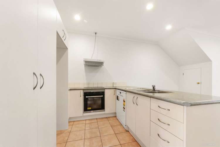 82/1 Ambrico Place New Lynn_6