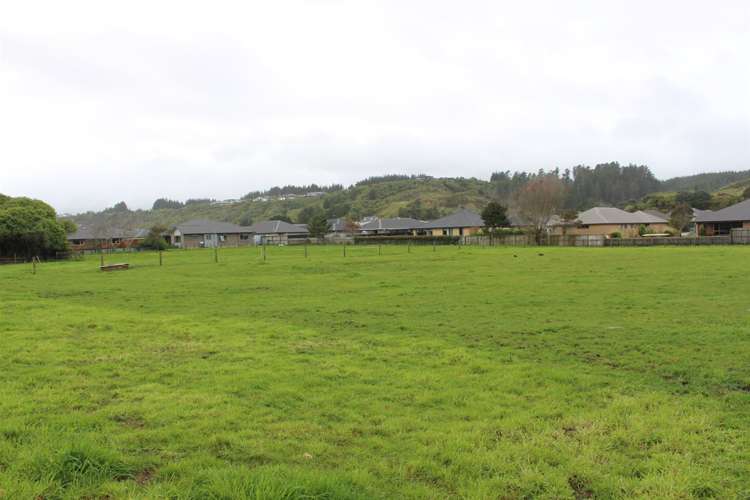 4b Keith Road Paroa_13