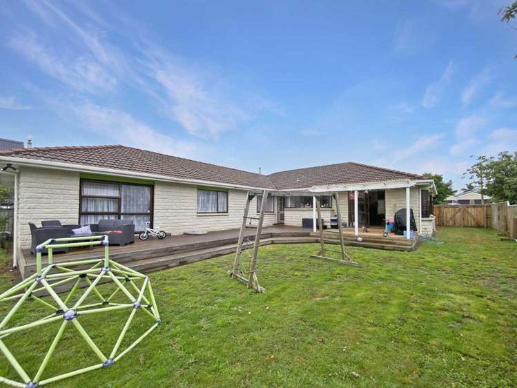 7 Norfolk Drive 1235_18