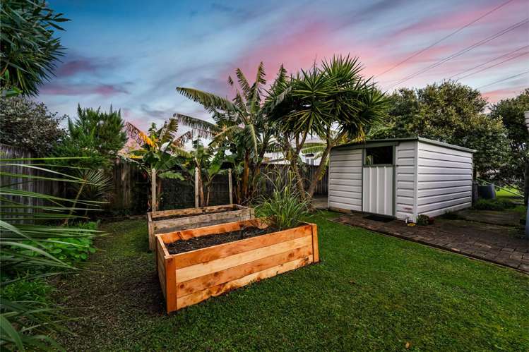 9 Devon Street Te Atatu South_21