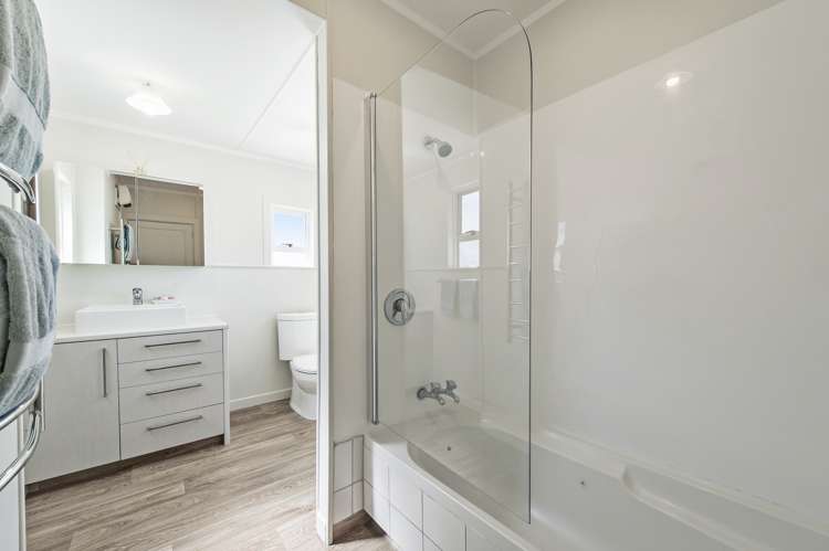 13 Lee Street Southbridge_11