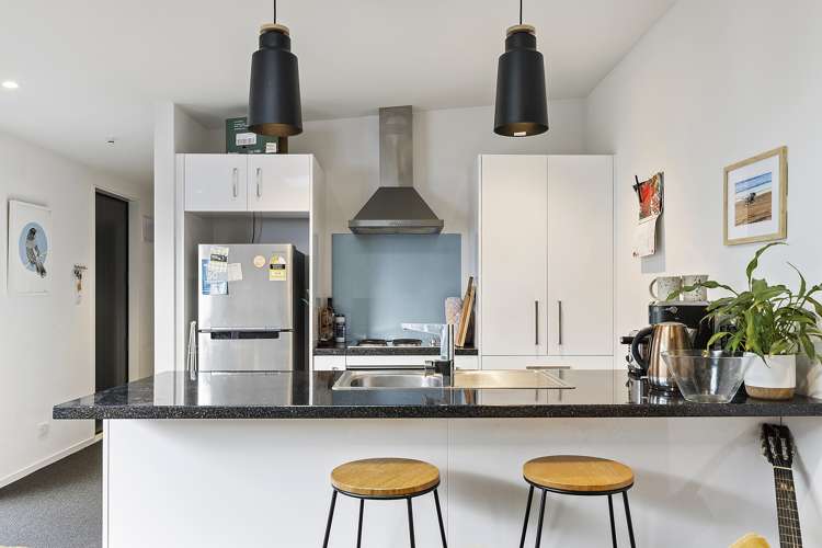 4/104 Onepu Road Lyall Bay_7