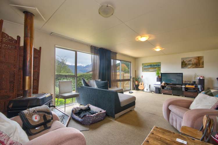 17c Arawata Terrace Fernhill/Sunshine Bay_6